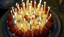 birthday-cake-strawberries